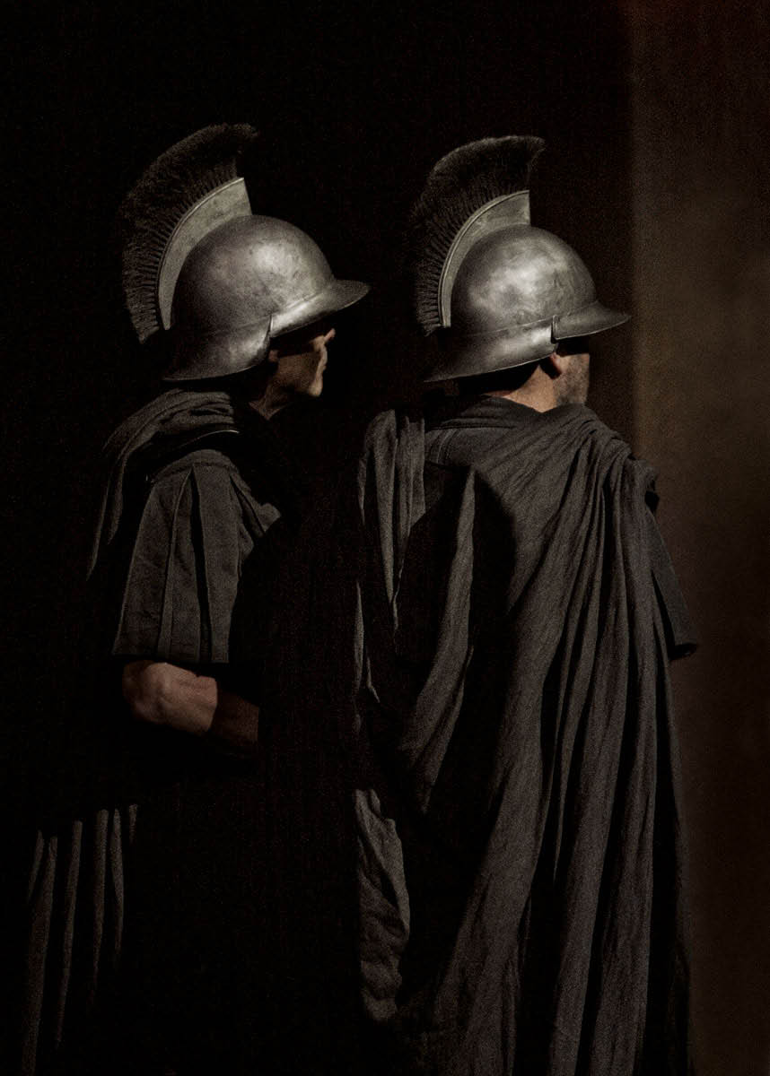 12 ROMAN SOLDIERS