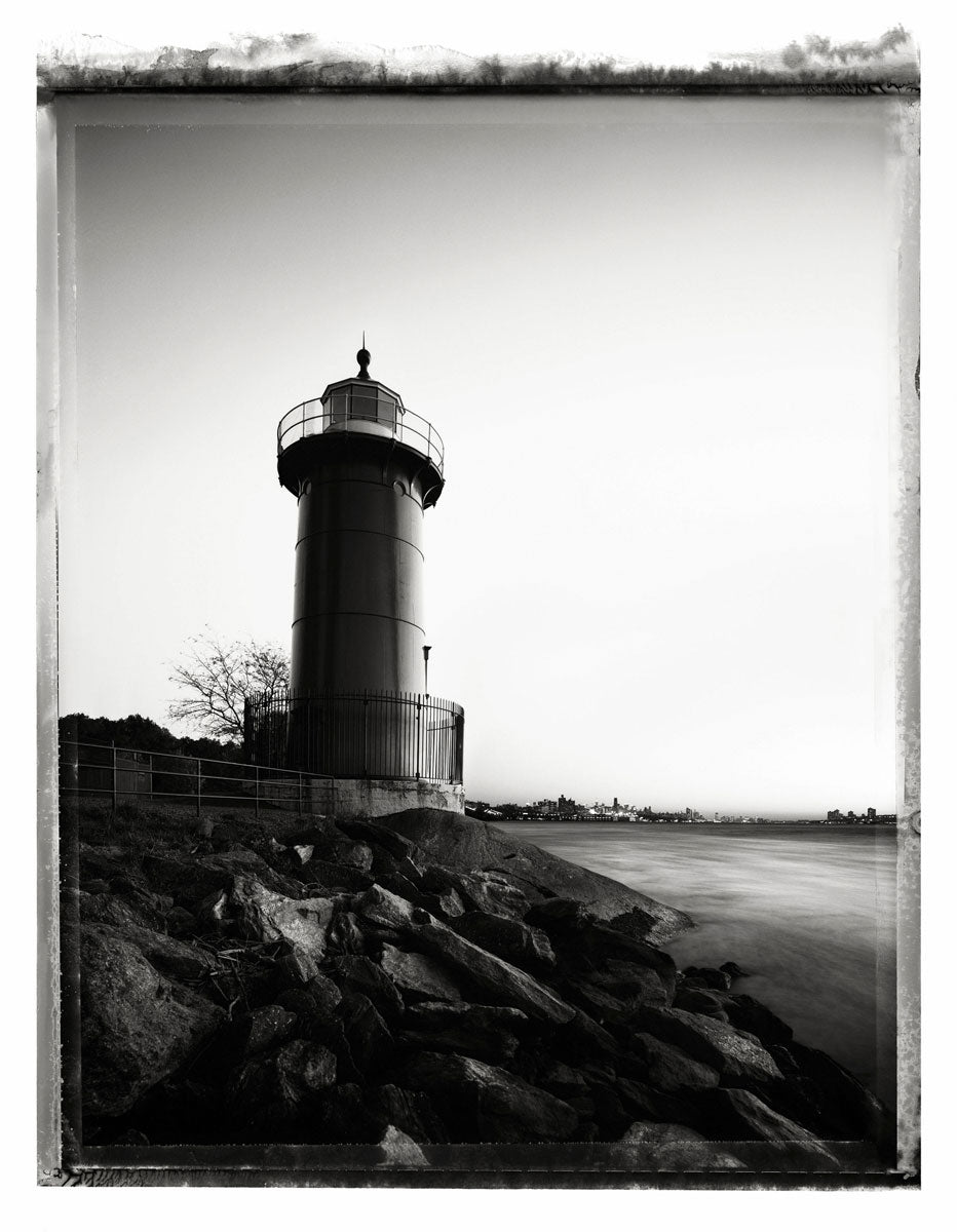 LITTLE RED LIGHTHOUSE AT GEORGE WASHINGTON BRIDGE